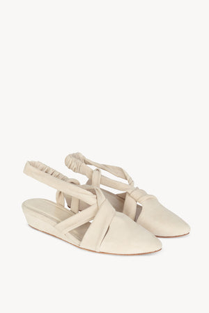 Knot, ivory pointed shoe