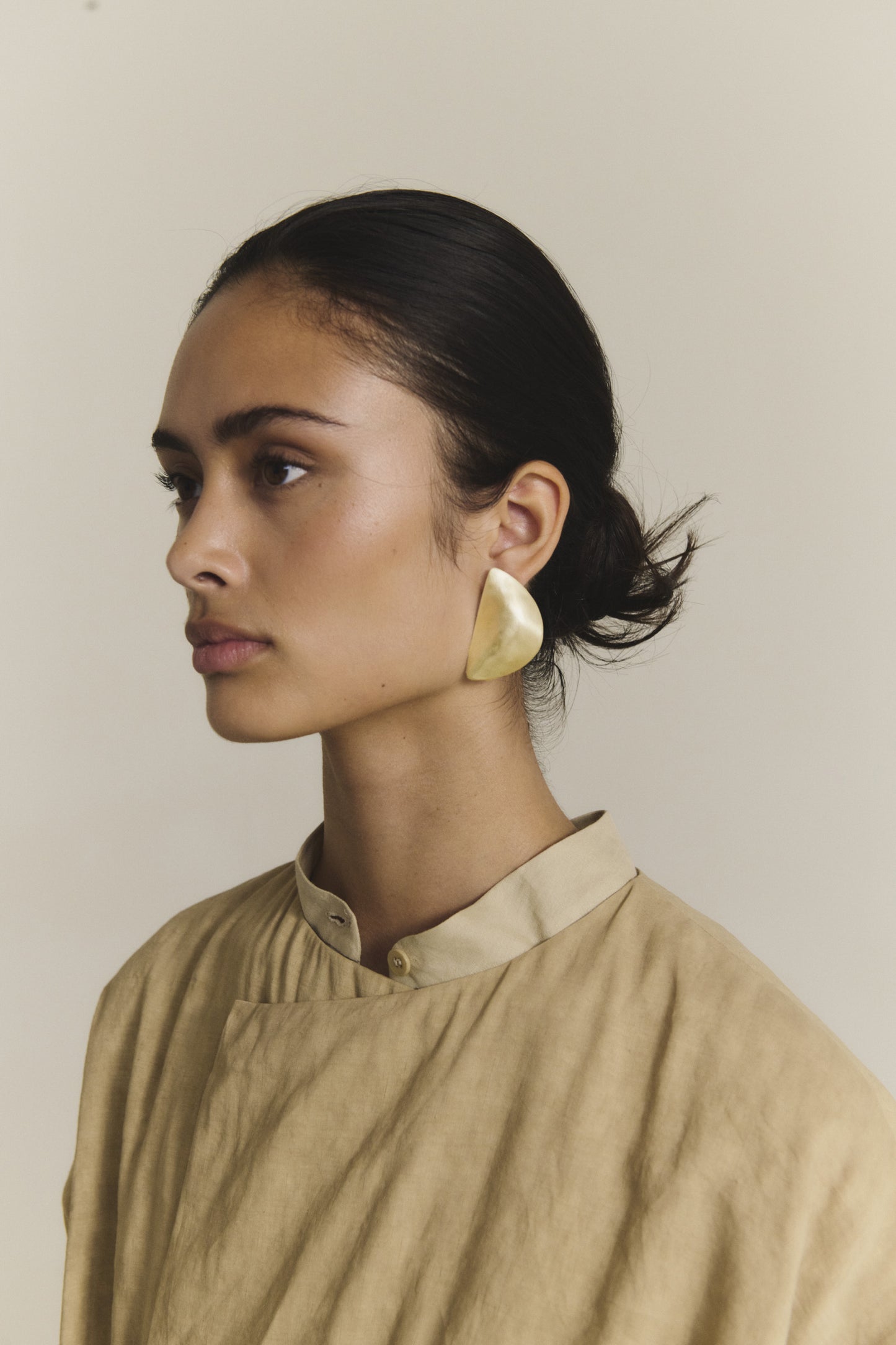 Kuuki left, silver triangular earring