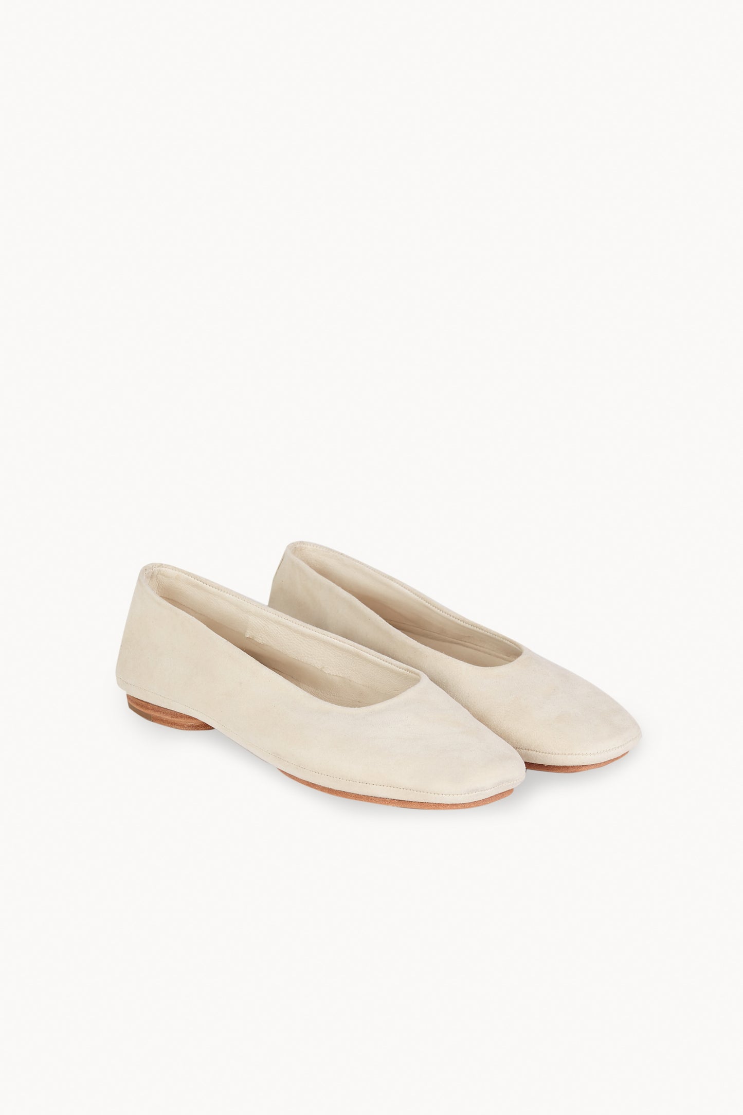 Lara, bailarina de ante crudo