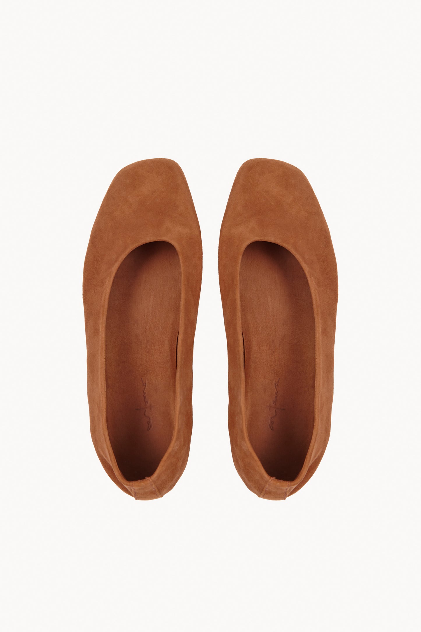 Lara, bailarina de ante marron cuero