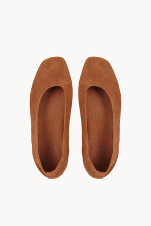 Lara, bailarina de ante marron cuero