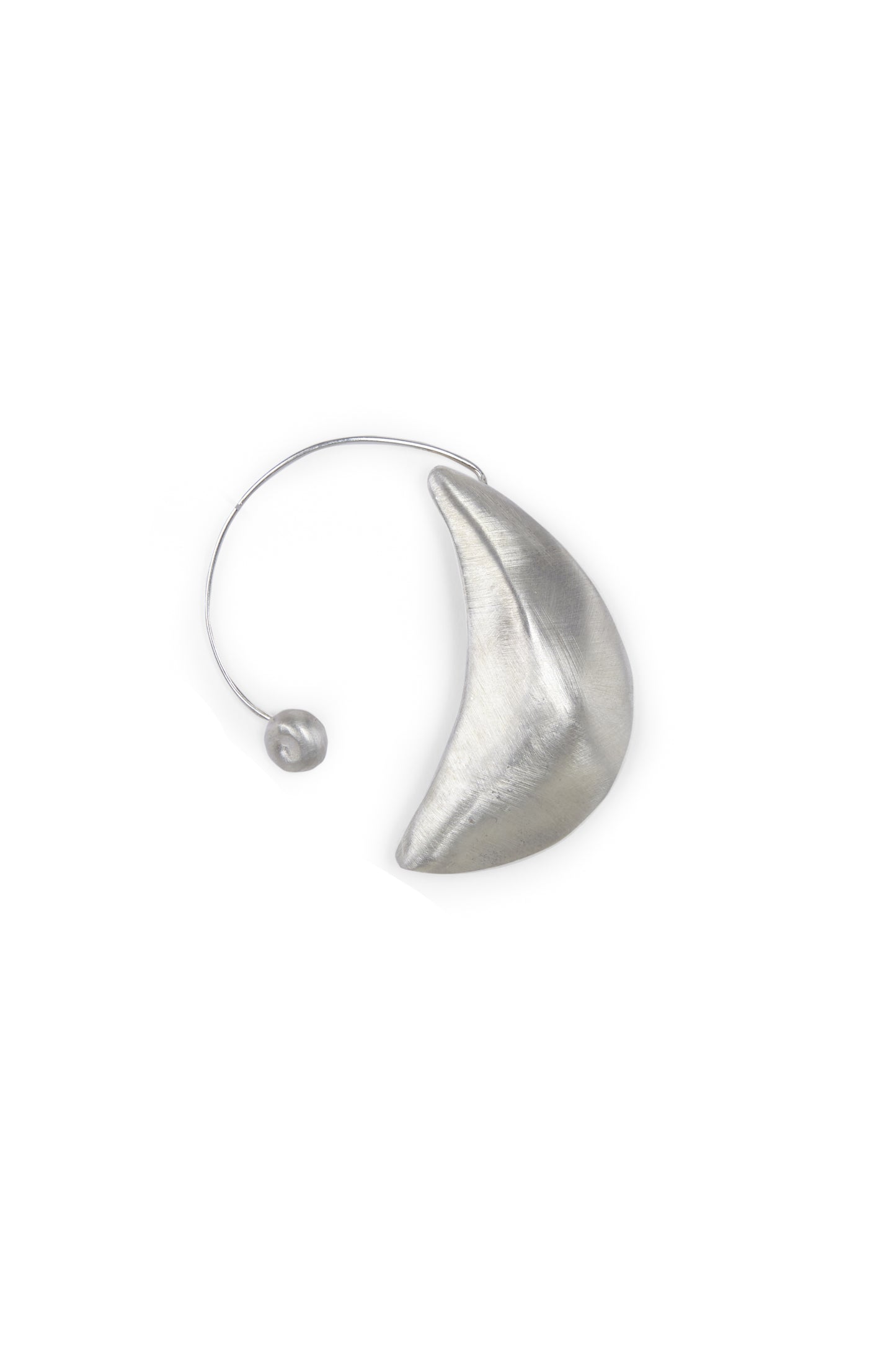 Leuksna, earcuff earring in silver