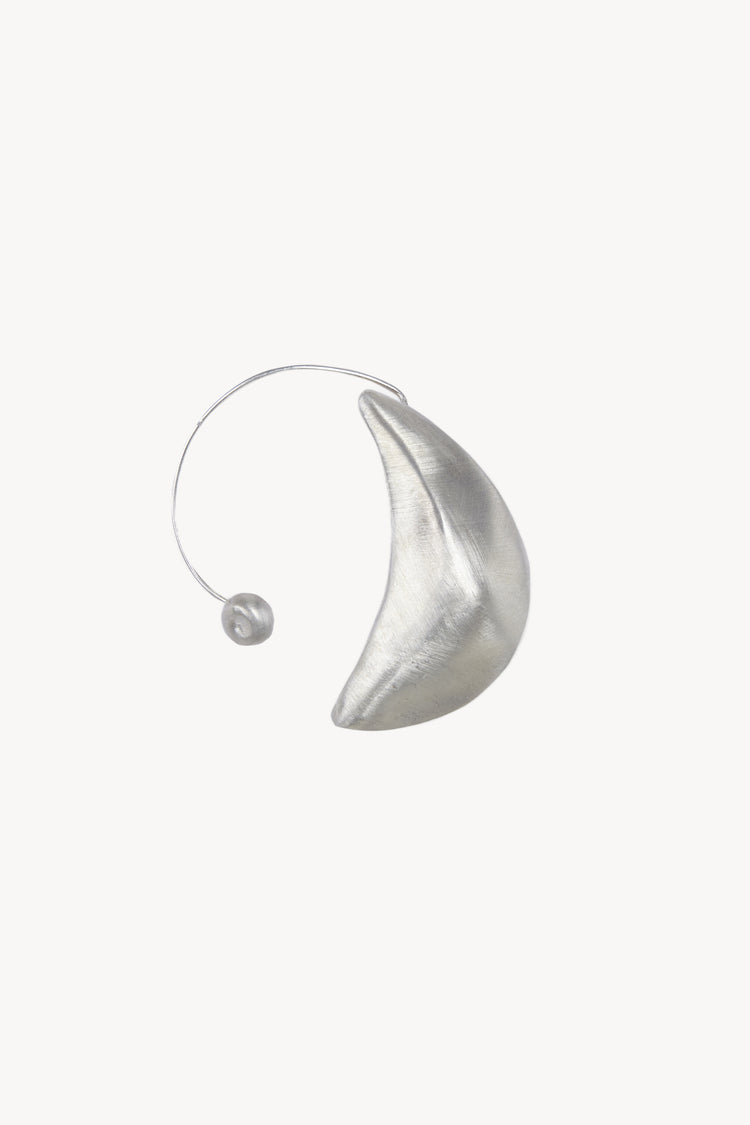 Leuksna, earcuff earring in silver