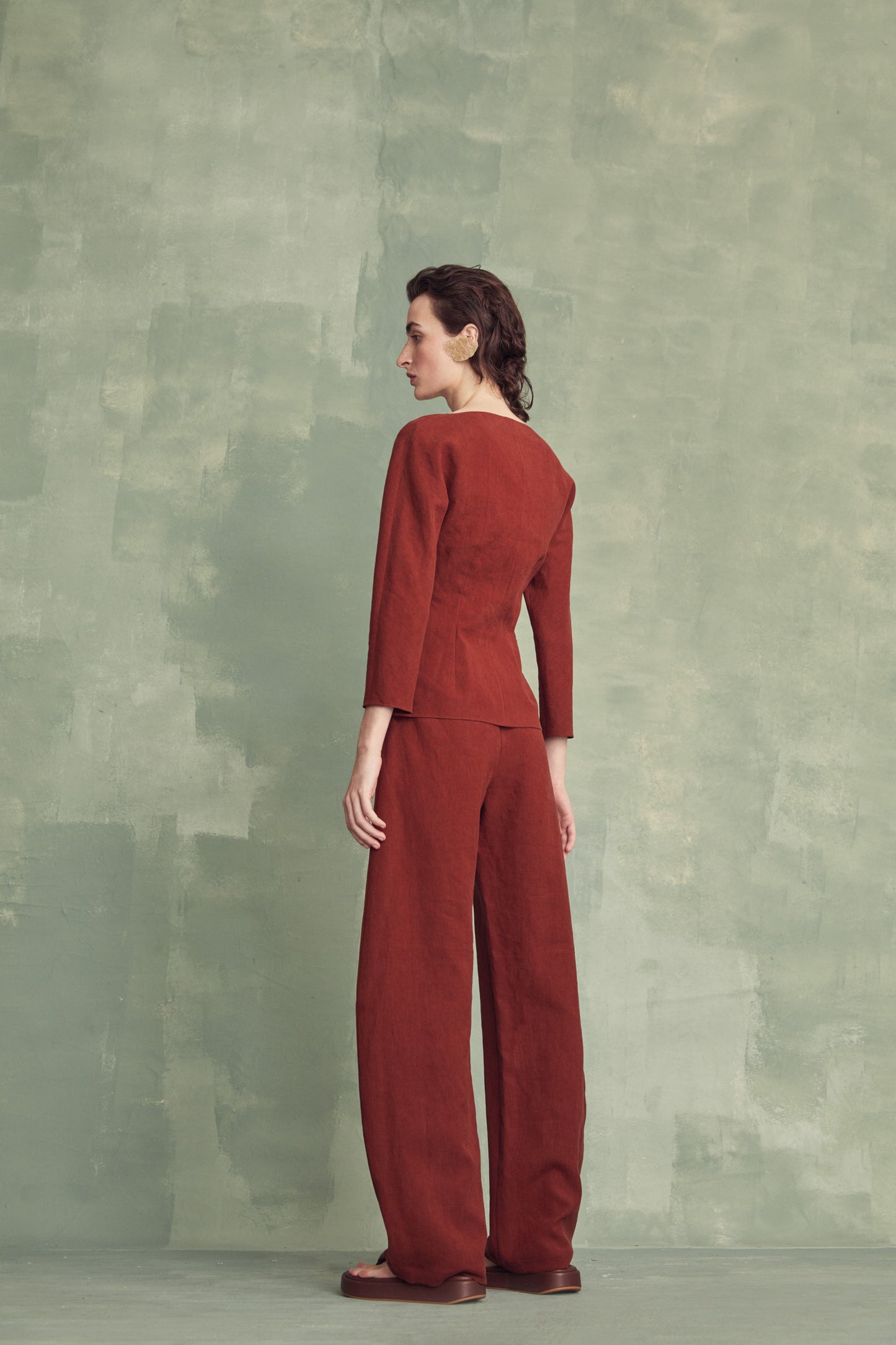 Lina, fitted jacket in clay-colored linen