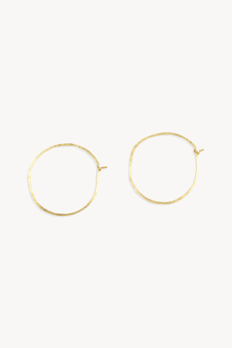 Lola, pendientes de aro dorados