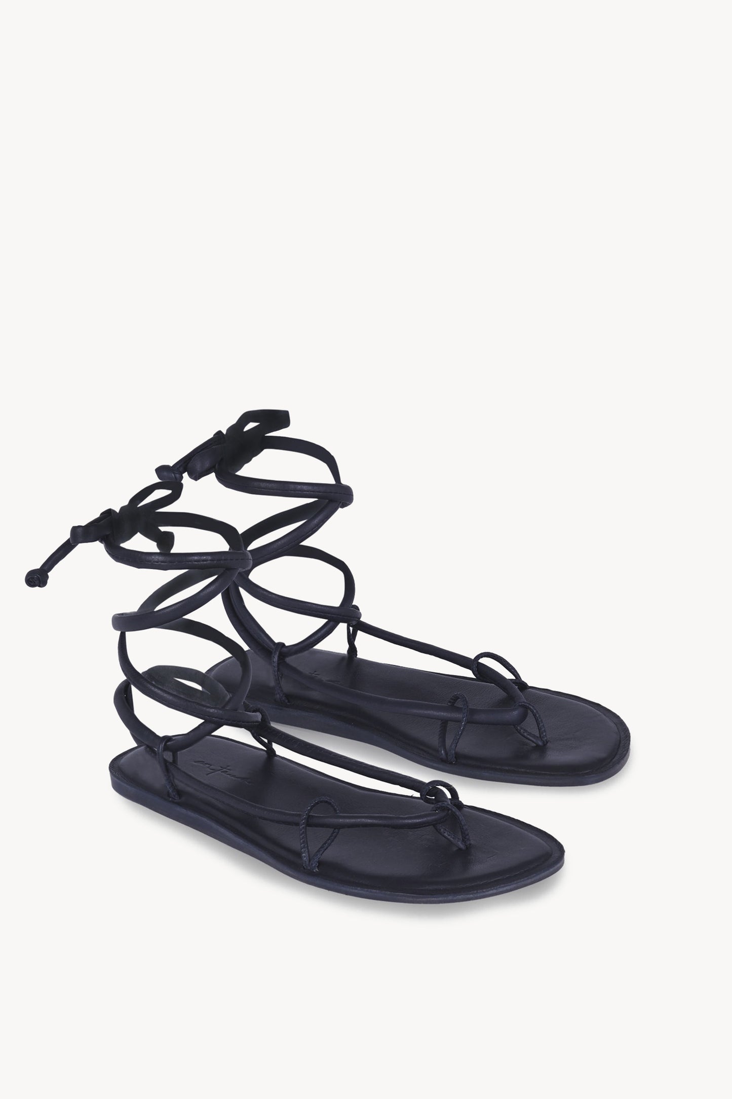 Lou, sandalia plana en bluenero