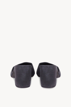 Luna, mule en ante grafito