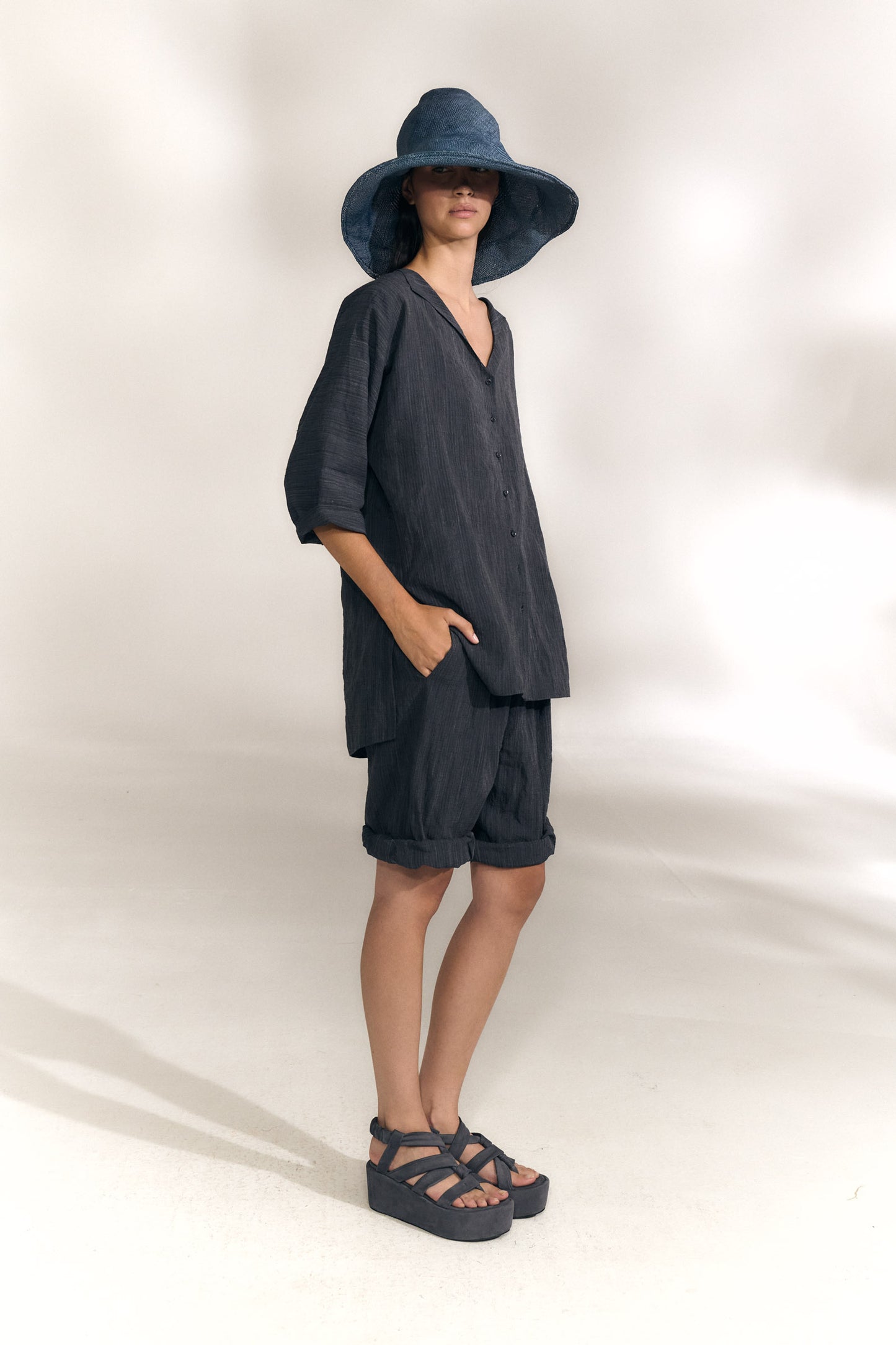 Marina, pantalon corto denim oscuro