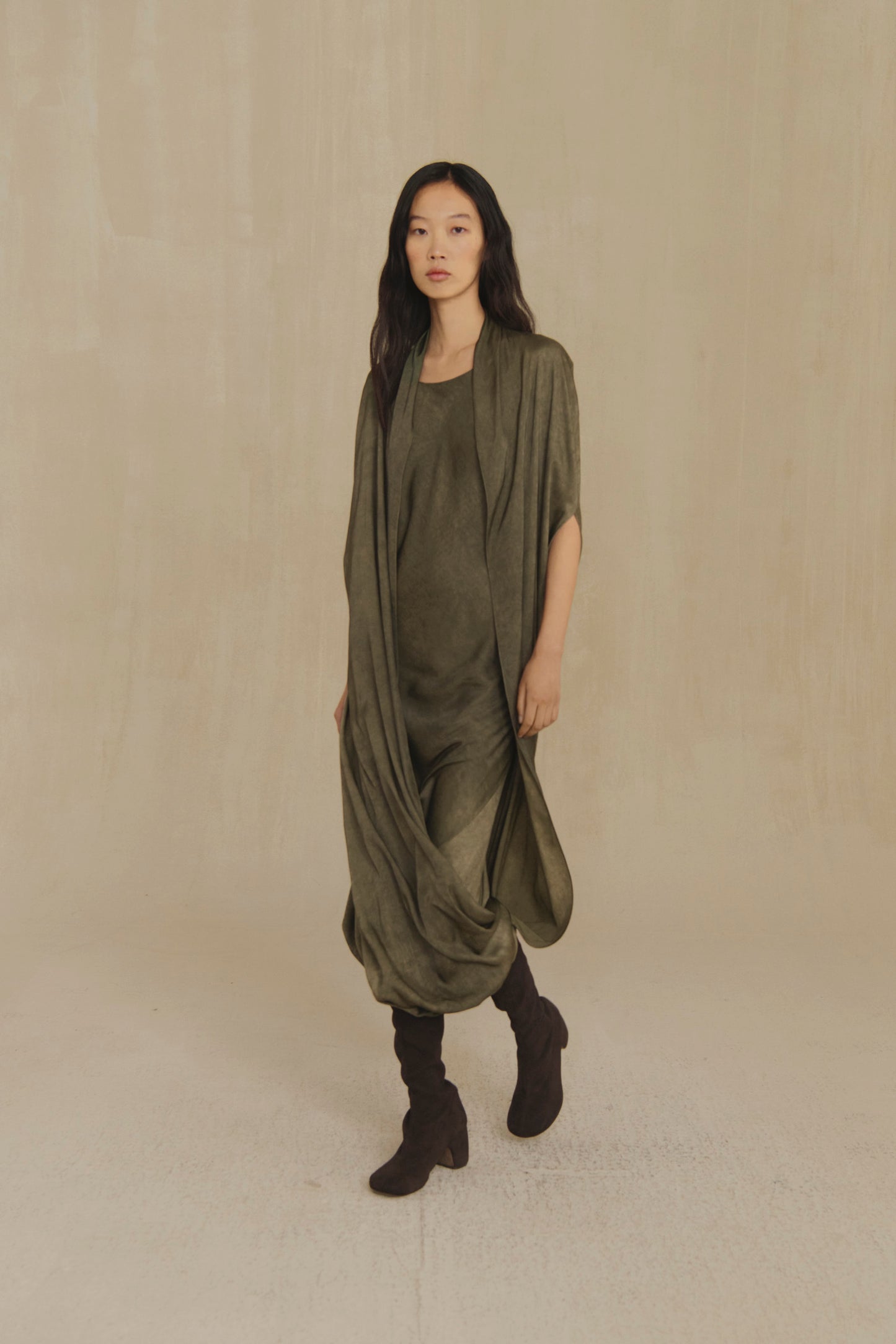 Mars, vestido midi verde maltinto
