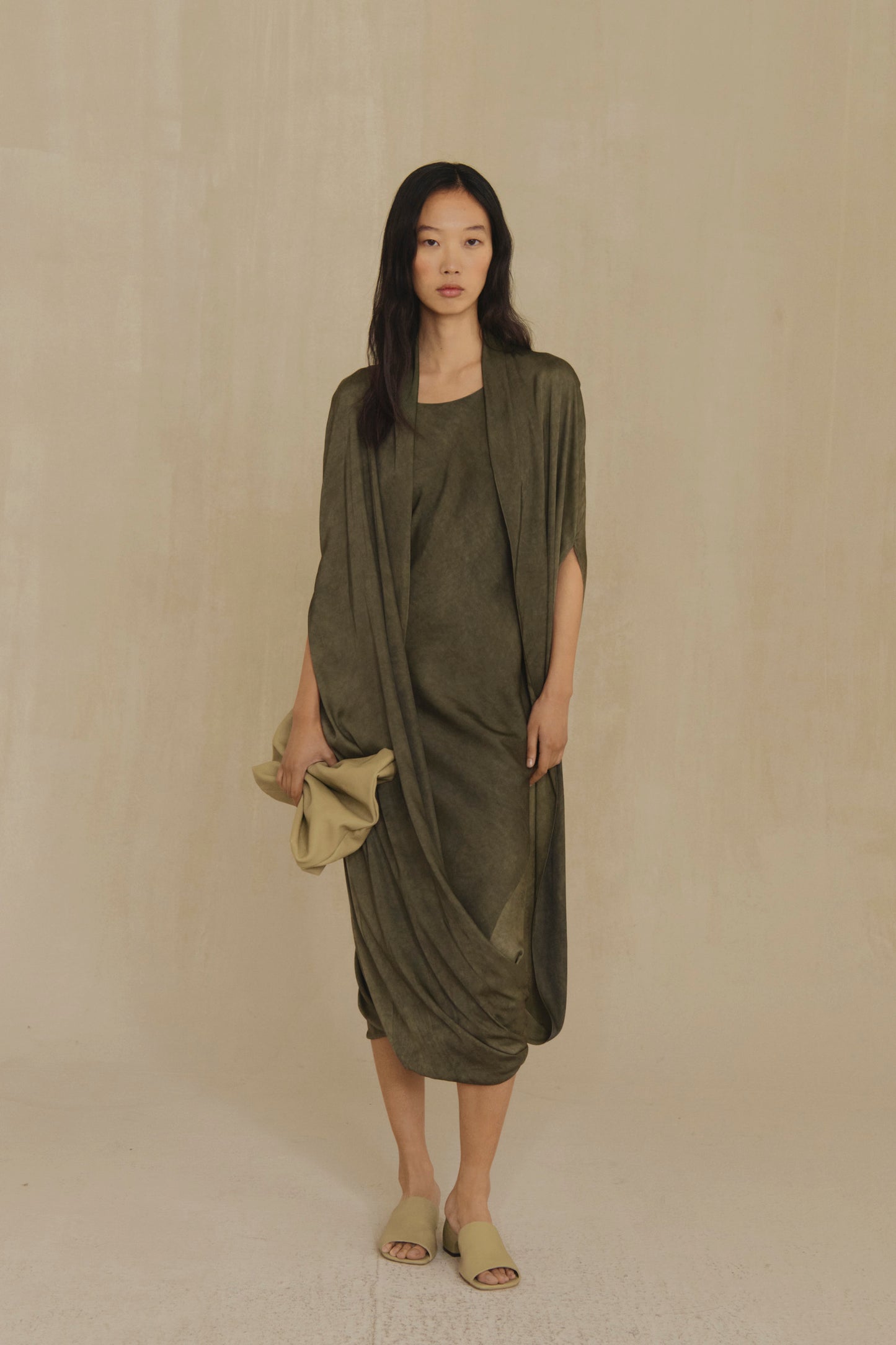 Mars, vestido midi verde maltinto