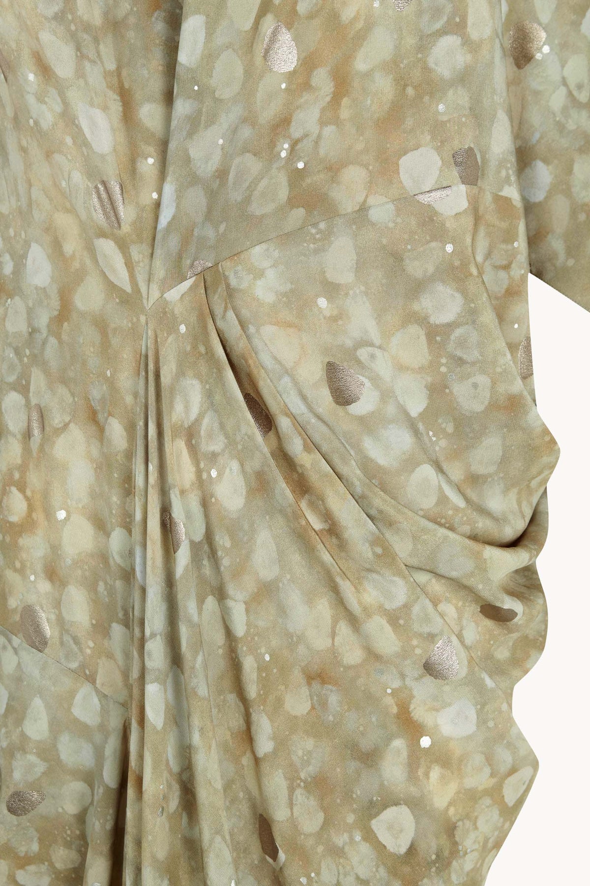 Mayu, vestido de seda lili metal print