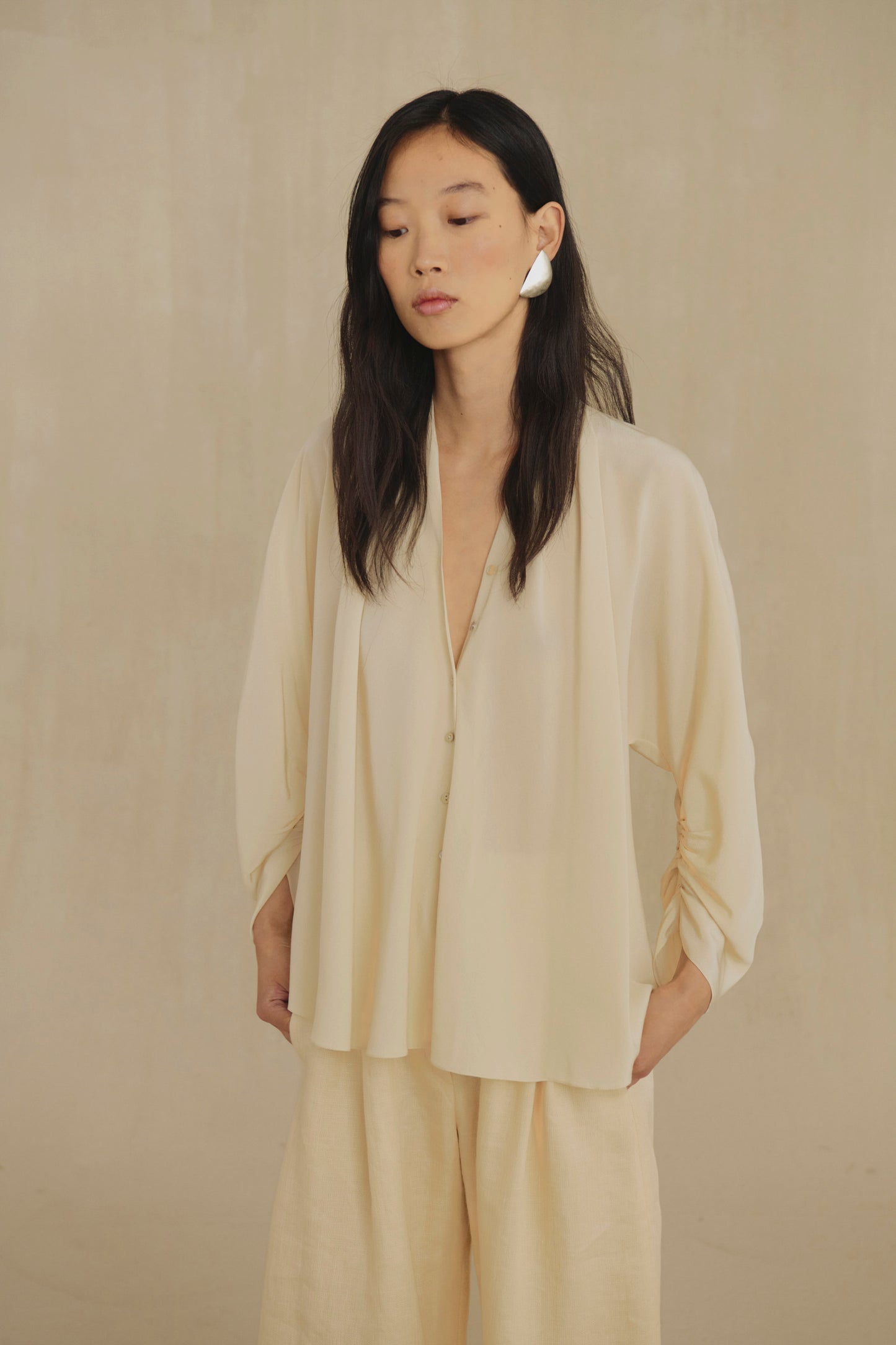 Medina, blusa de seda marfil