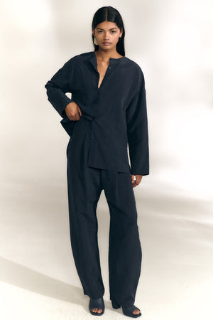 Mel, pure navy linen and silk pants