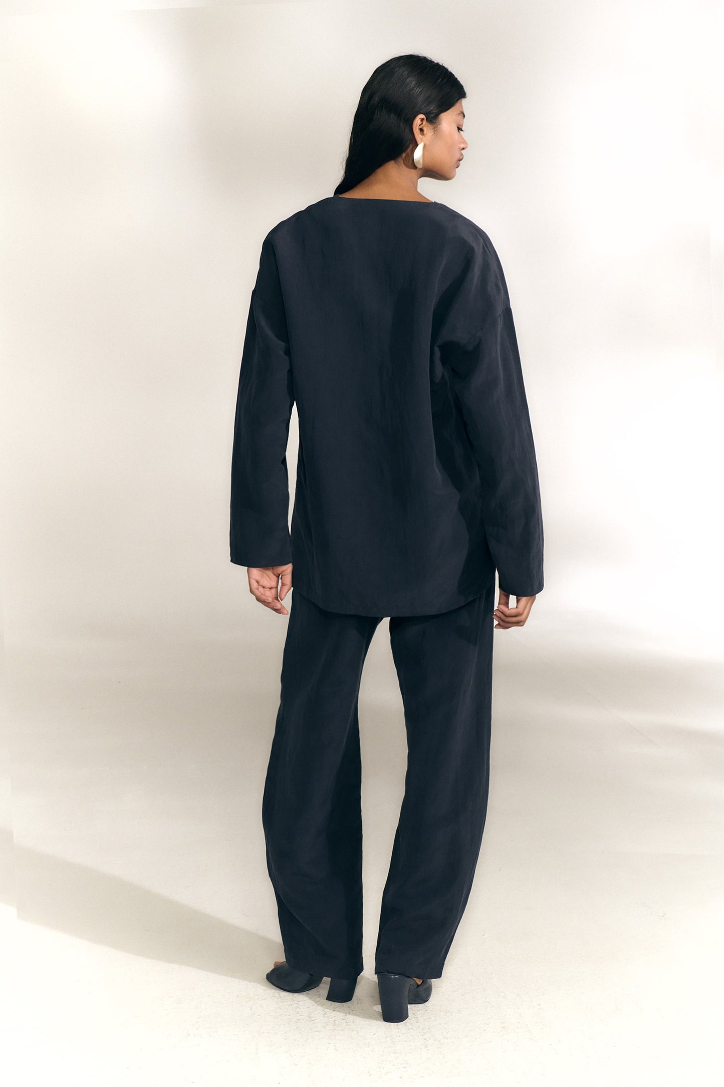 Mel, pure navy linen and silk pants