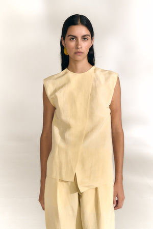 Mel, top de lino y seda beige mares