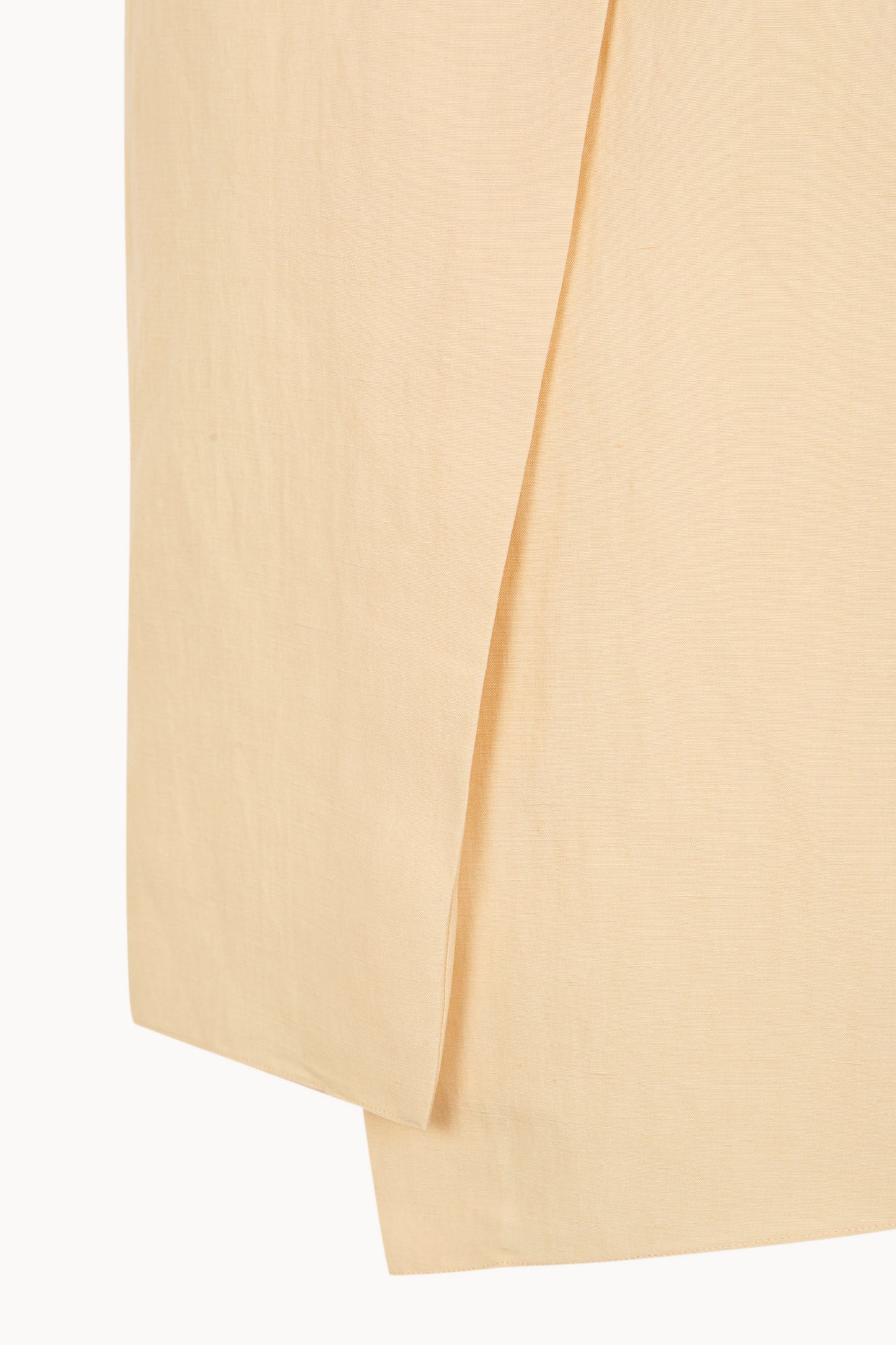 Mel, top de lino y seda beige mares