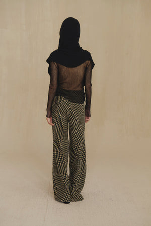 Mesh, stretch wool mesh top