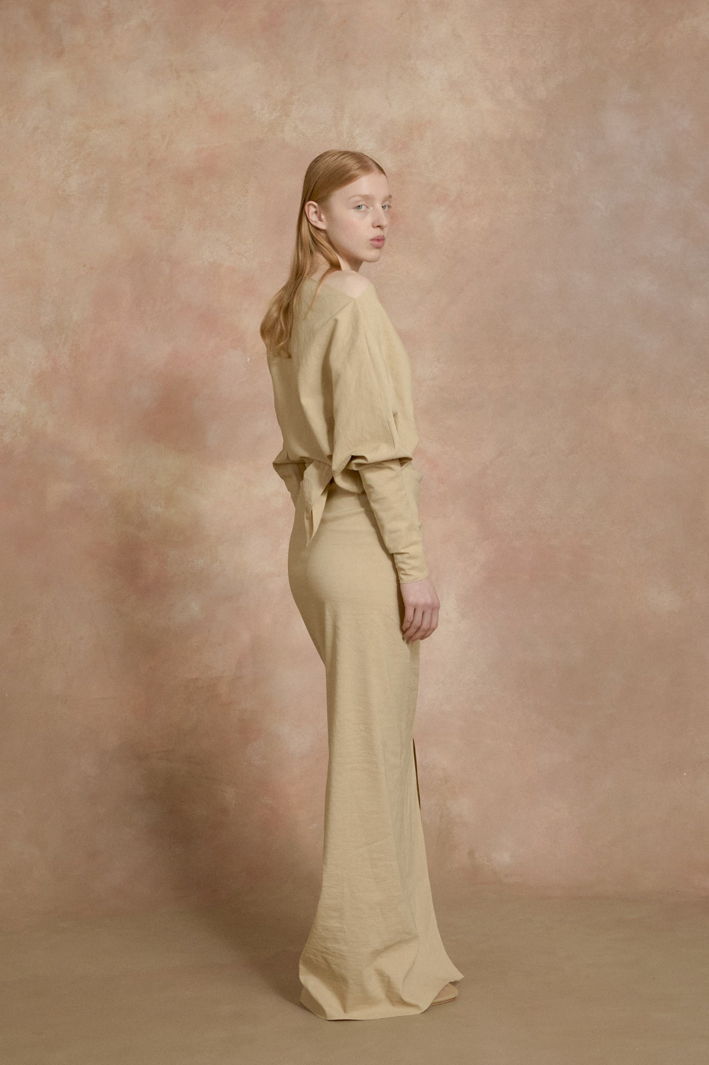 Mite, long beige dress