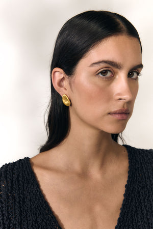 Mizar izda, pendiente ovalado dorado