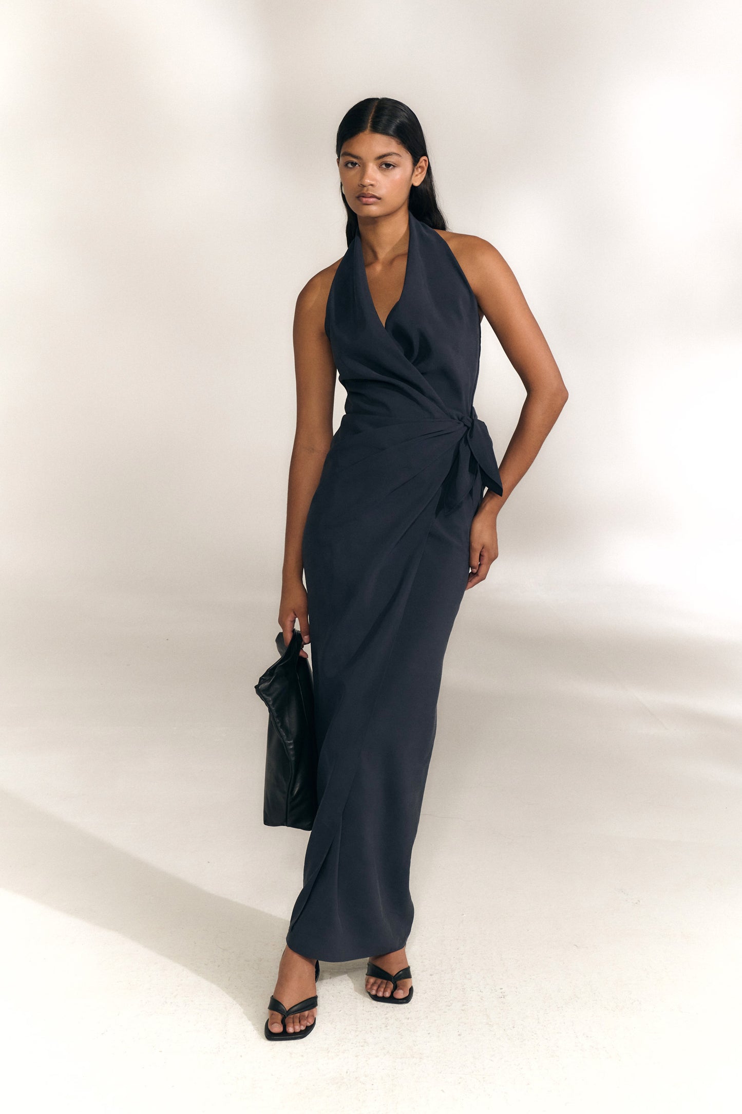 Mona, vestido de lino y seda azul marino