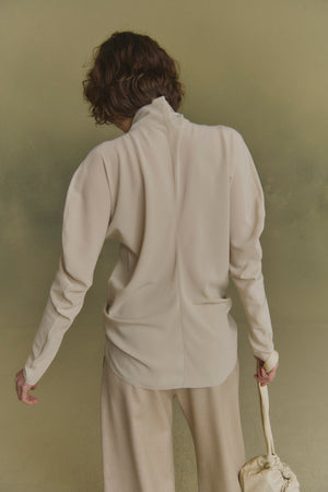 Mystic, beige silk shirt