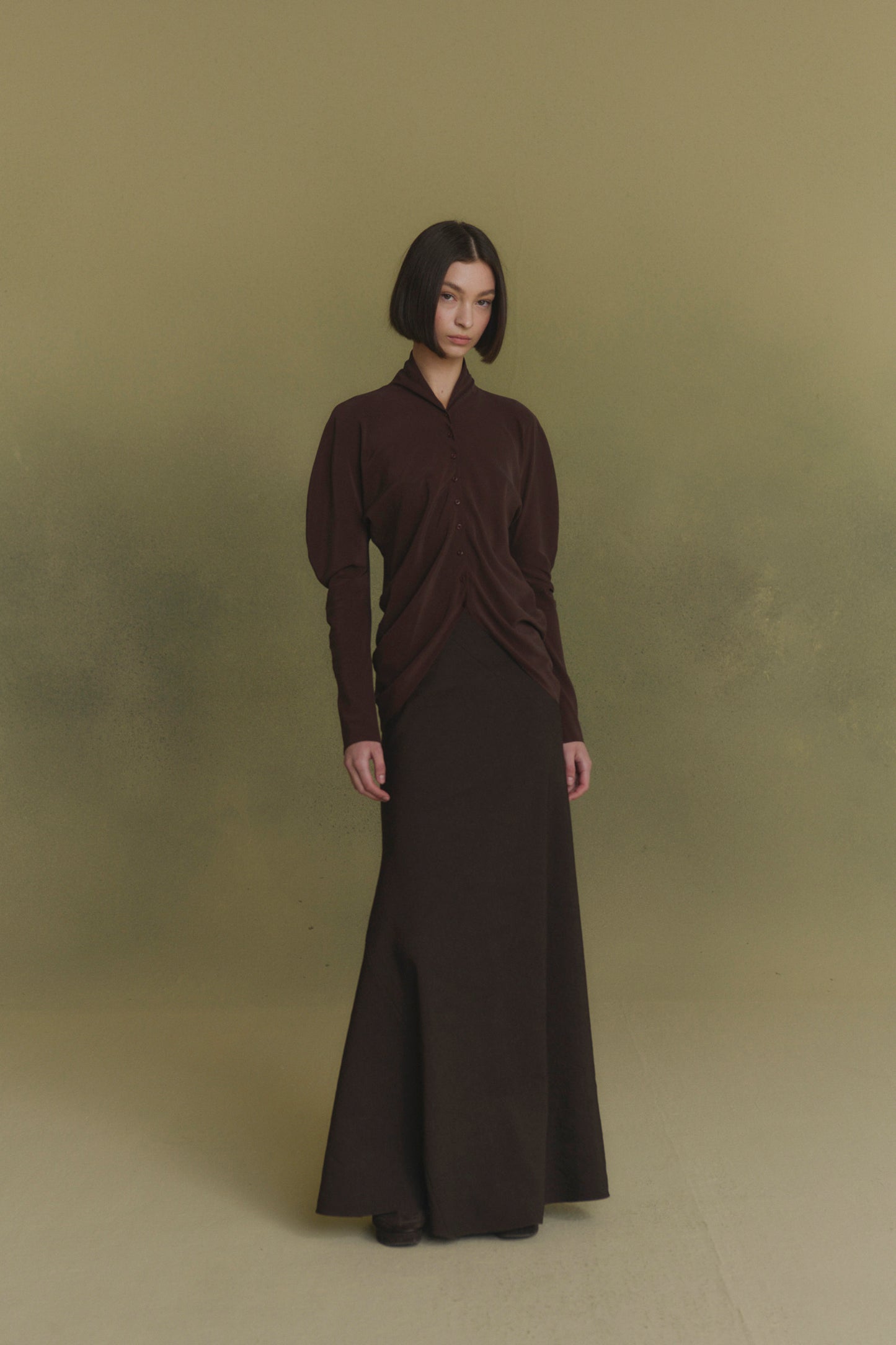 Rodeo, falda de lino y lana chocolate