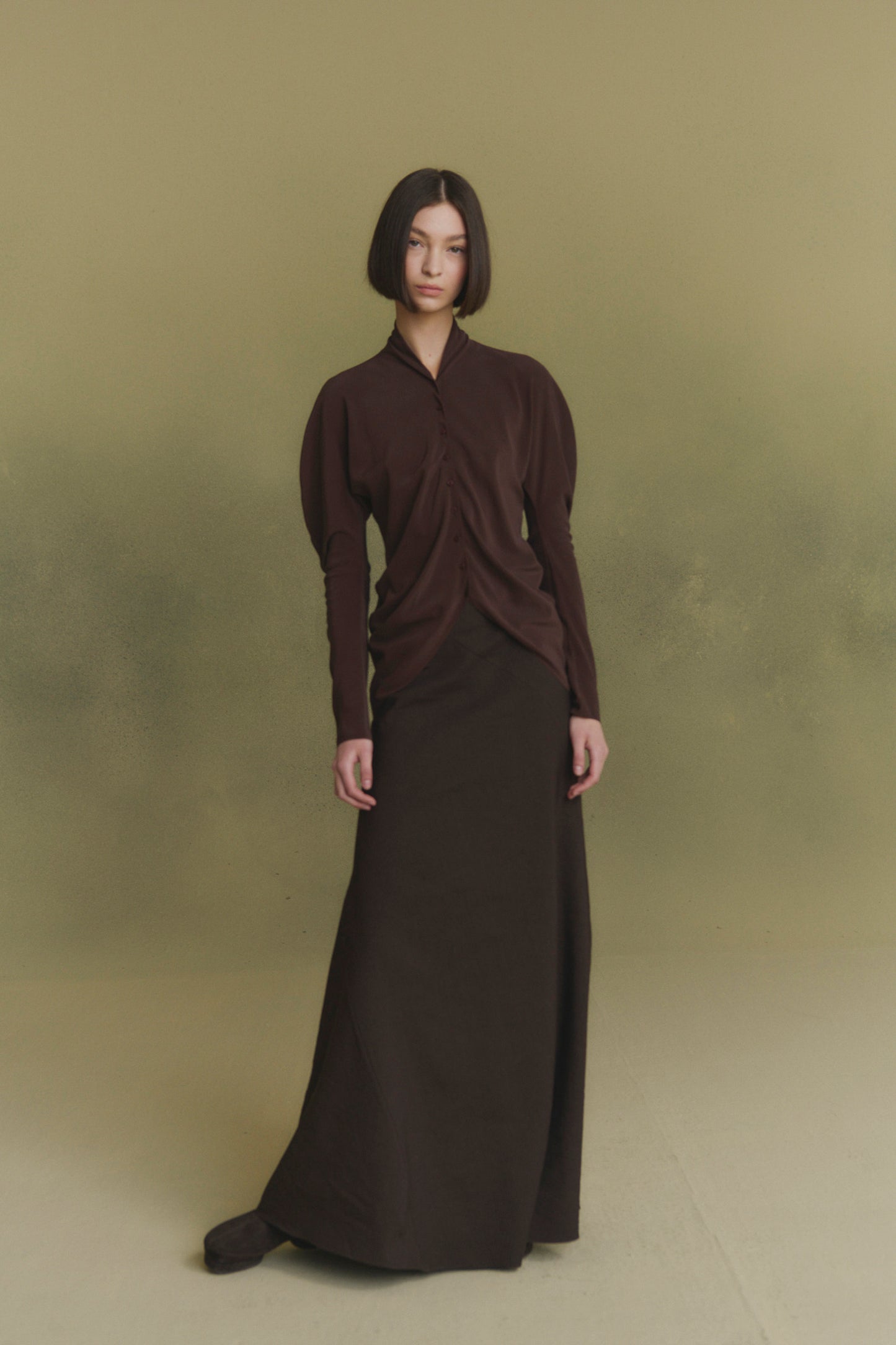 Rodeo, falda de lino y lana chocolate