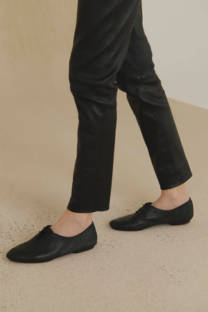 Naila, zapatos oxford de piel negra