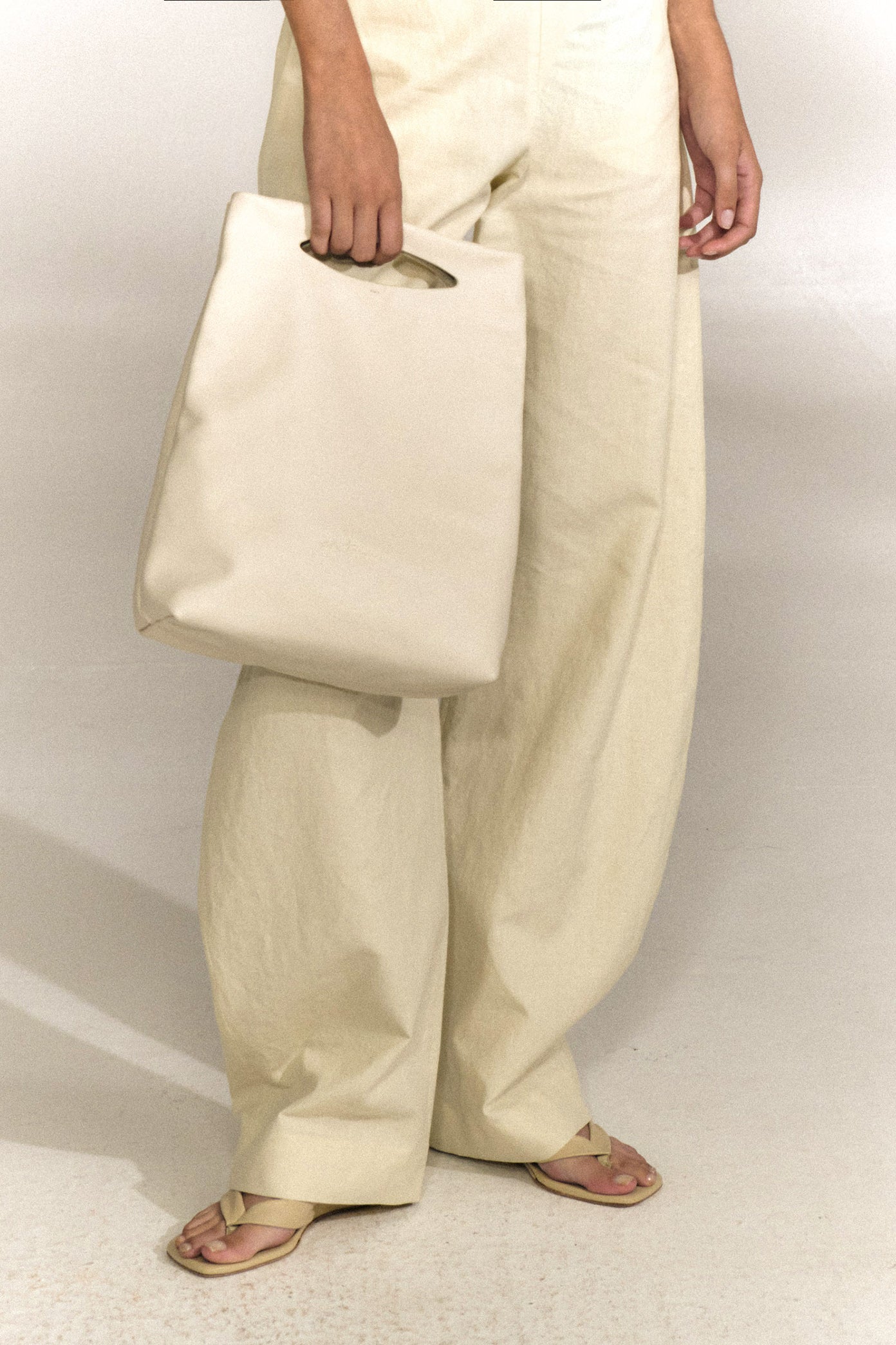 Buco L, bolso grande de piel arena