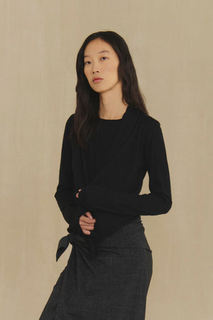 Nua, black cashmere jumper