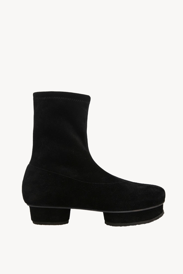 Nuna, botin de ante negro
