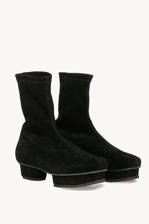 Nuna, botin de ante negro