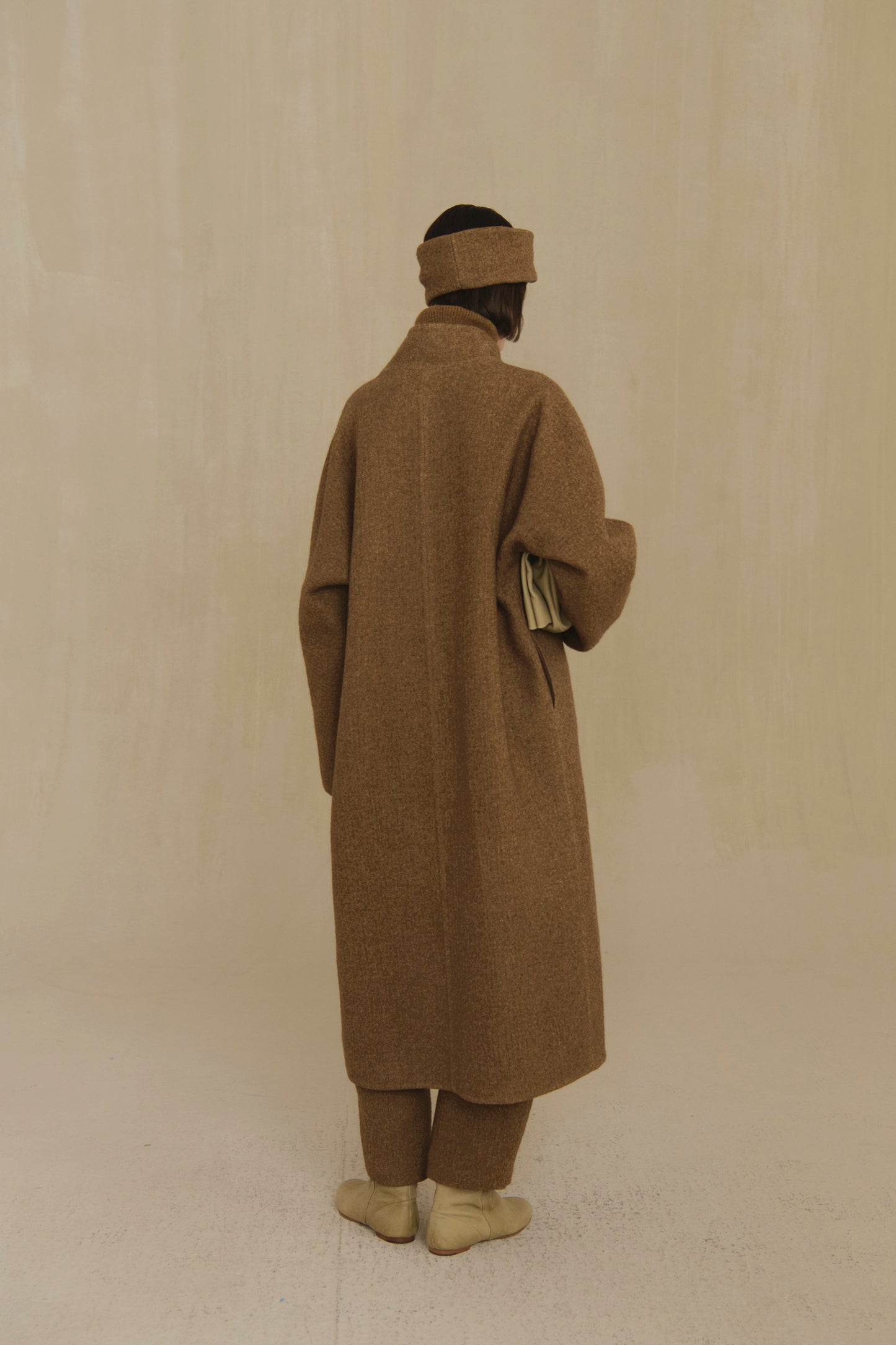 Nur, brown wool and cotton coat