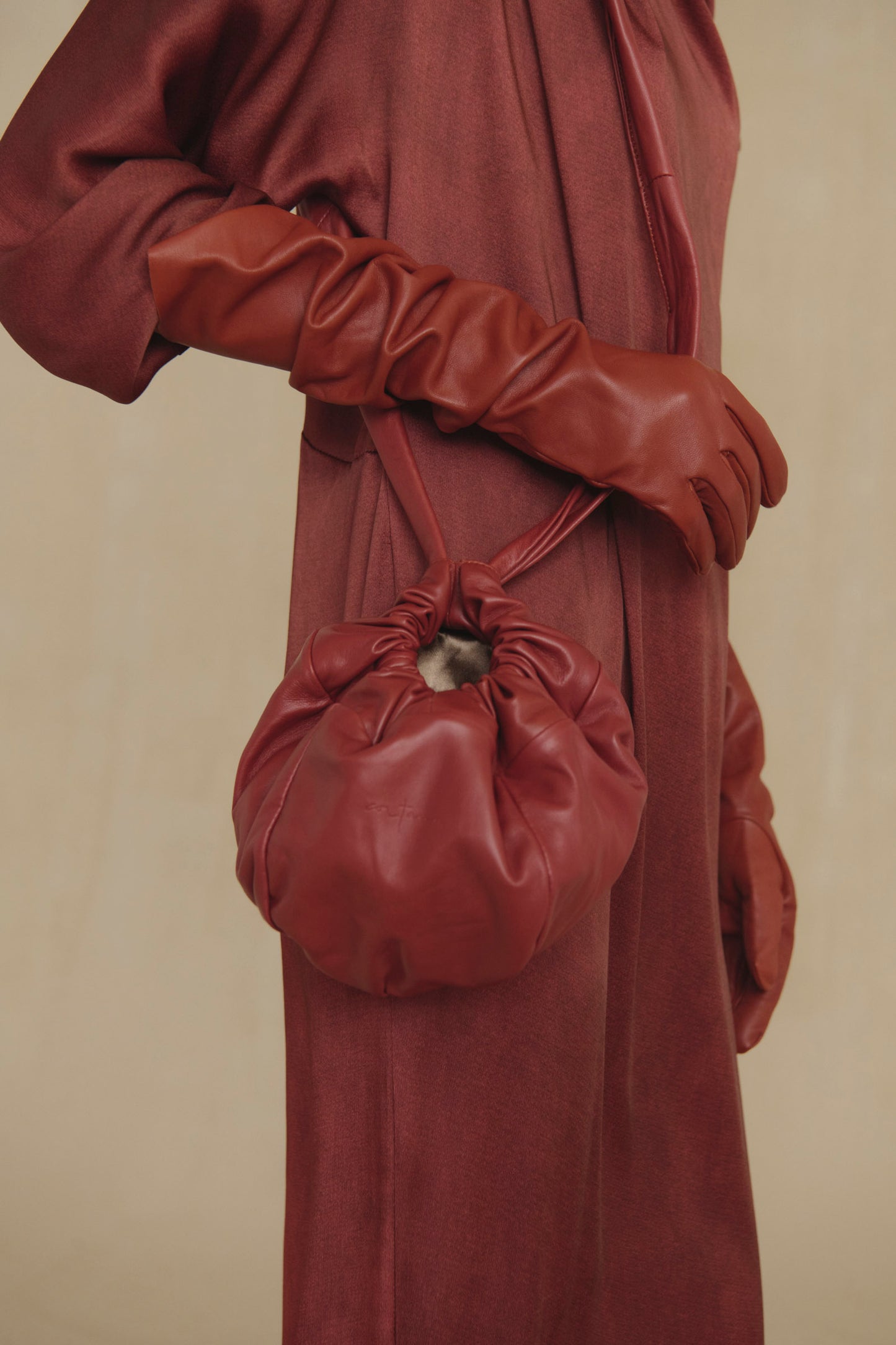 Sack S, small lava red leather bag