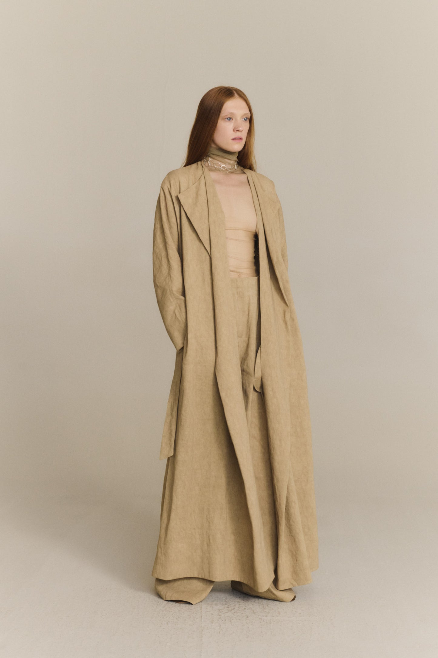 Odel, gabardina de lino y cupro beige oscuro