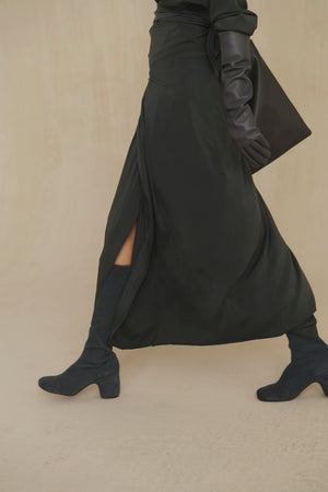 Amara, botas altas de ante grafito