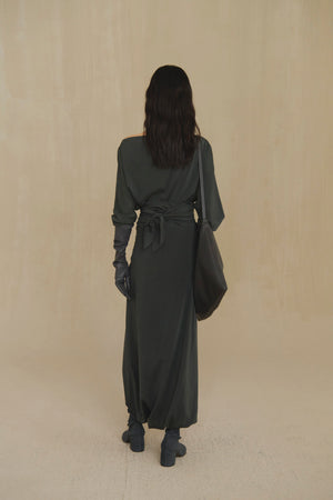 Olvido, vestido de seda stretch verde noche