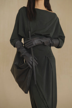 Jin, grey leather gloves