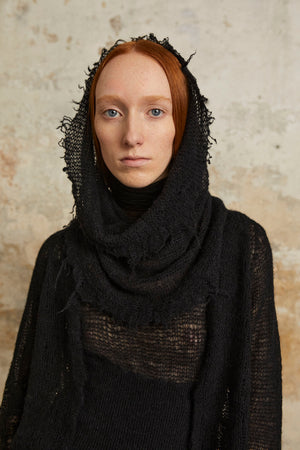 Onye, black knit neck warmer in alpaca, silk and cashmere