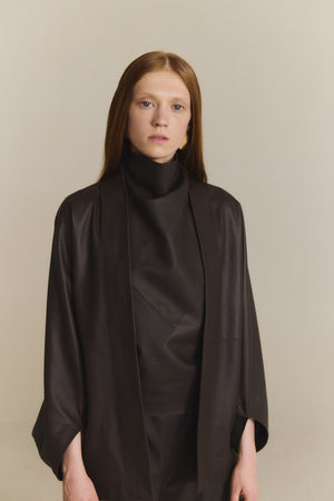 Opalo, chaqueta kimono de piel marron oscuro