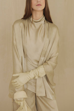 Jin, ivory leather gloves