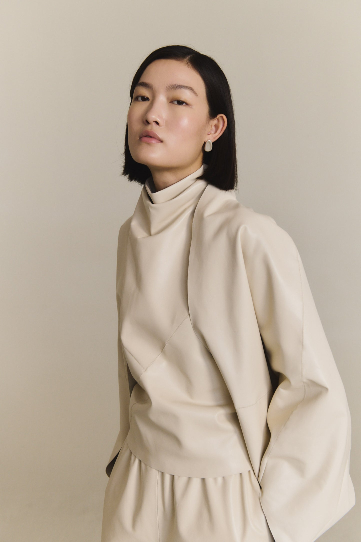 Opalo, chaqueta kimono de piel arena