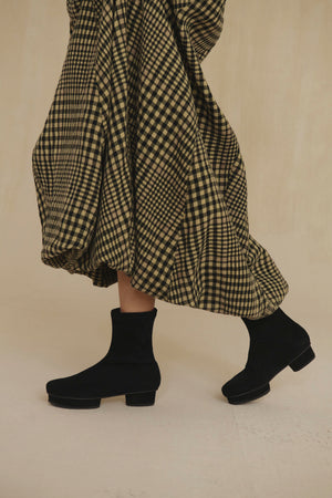Nuna, botin de ante negro
