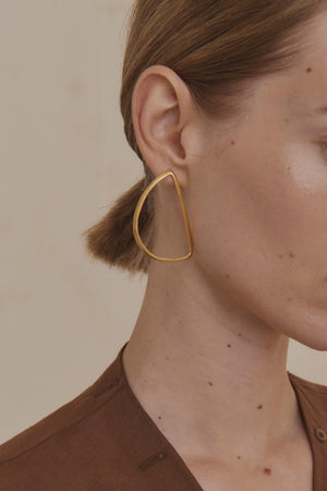 Maa right, single gold earring