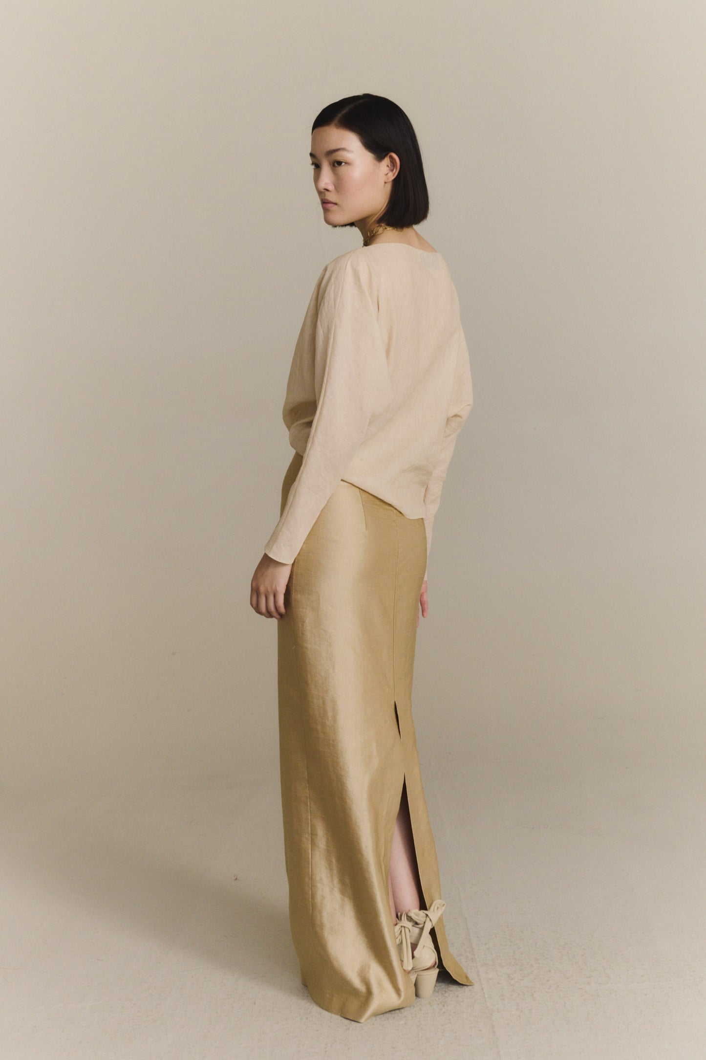 Pune, light beige cotton and linen top