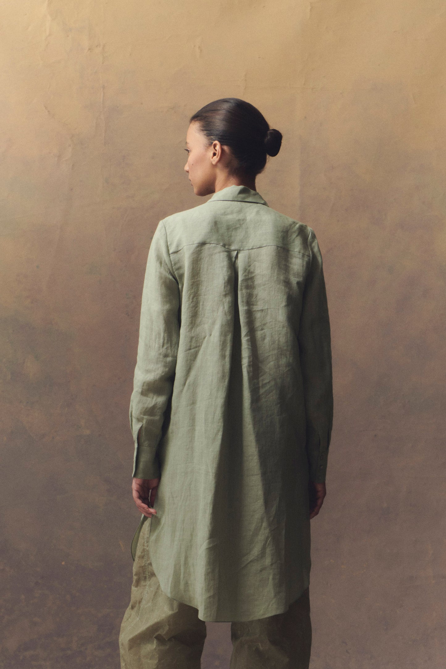 Rami, long shirt in light blue ramie