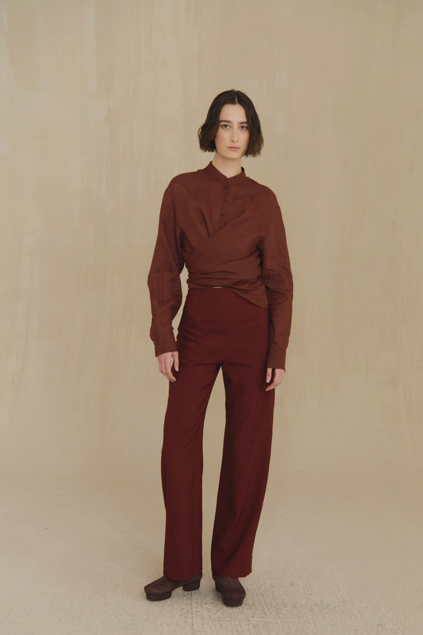 Margot, pantalon de lino y lana virgen rojo tostado