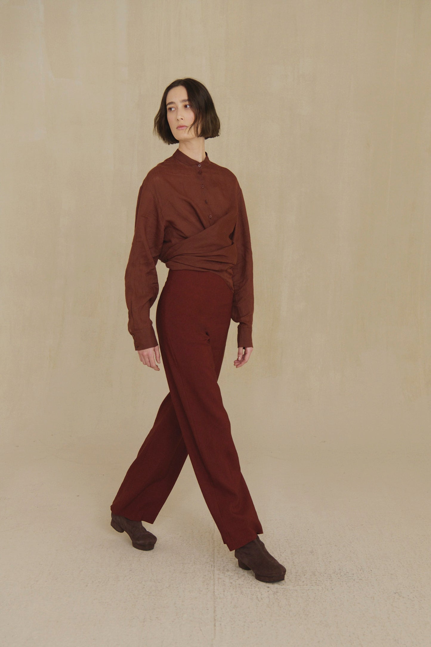 Margot, pantalon de lino y lana virgen rojo tostado