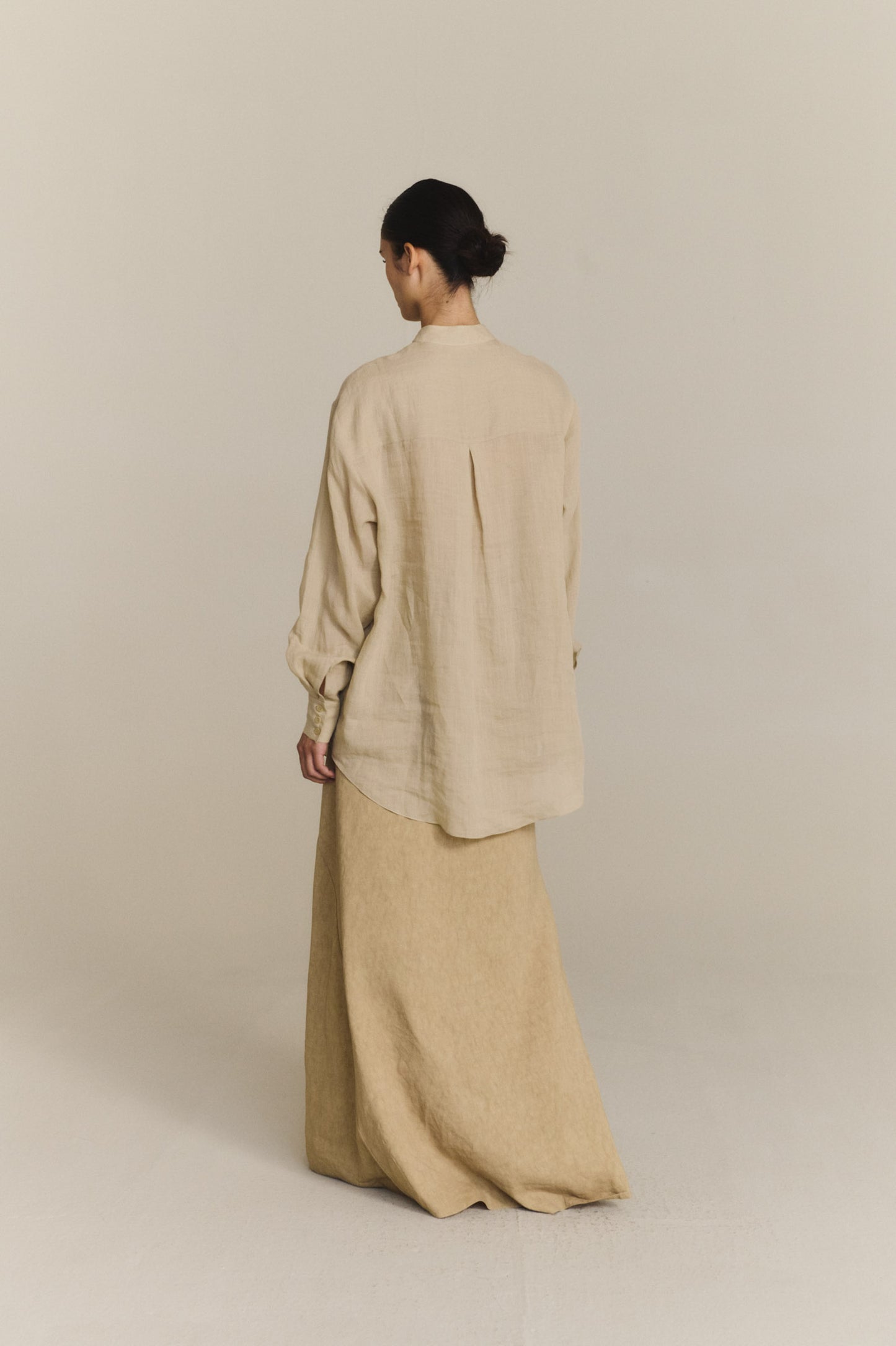 Odel, falda larga de lino y cupro beige oscuro