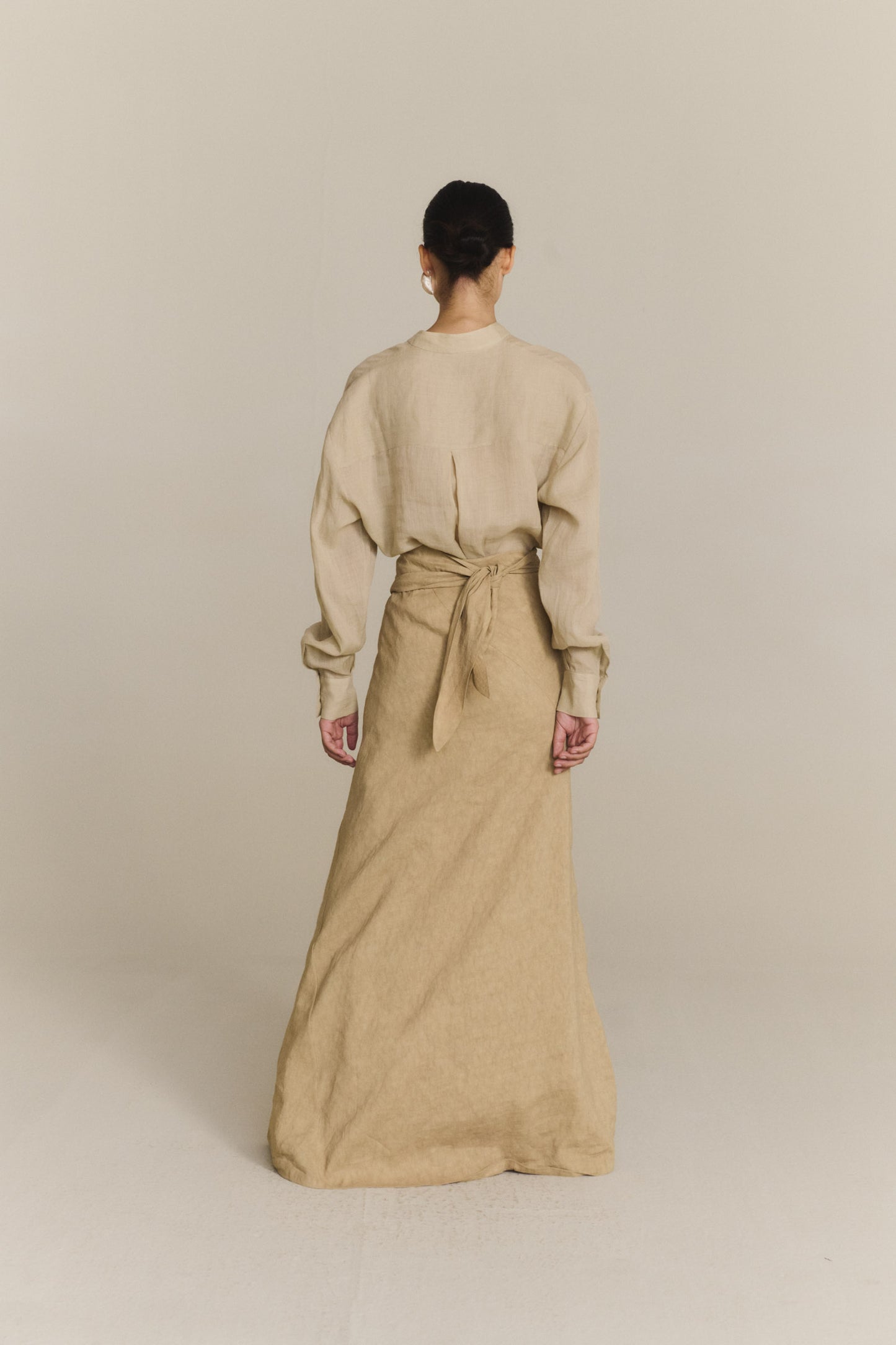 Odel, falda larga de lino y cupro beige oscuro